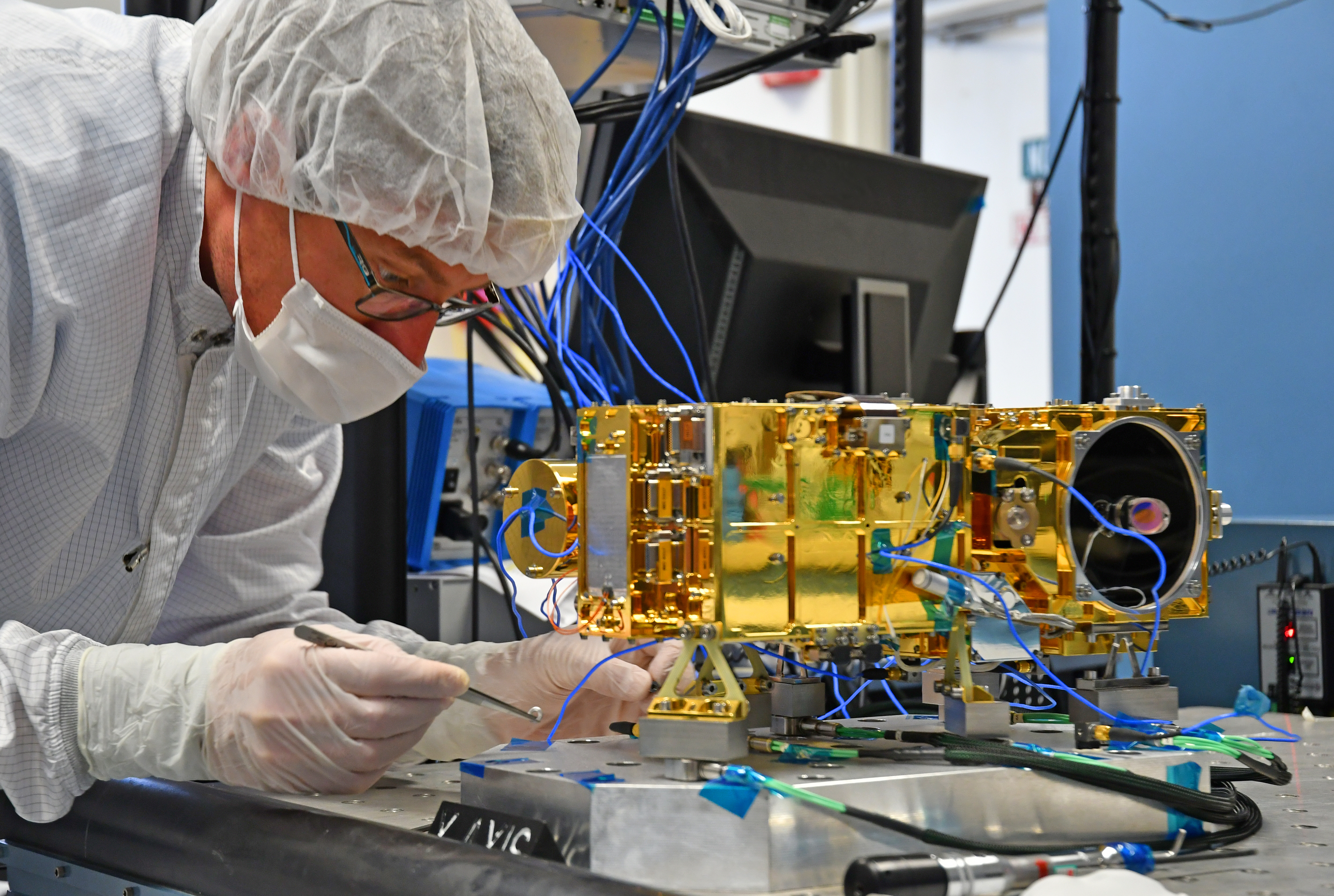 SuperCam's Mast Unit Being Tested at Los Alamos National Laboratory 